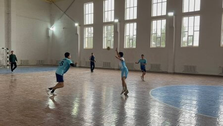 G‘ijduvonlik o‘quvchilar gandbolda viloyat miqyosida muvaffaqiyat ko‘rsatdi
